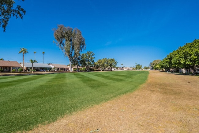 Building Photo - 650 S Arrowwood Way