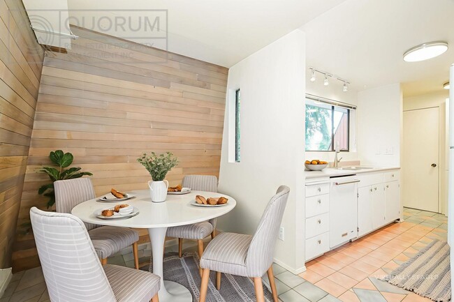 Building Photo - Super Unique Northgate Loft!