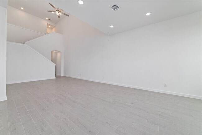 Building Photo - 6559 Scarlet Pond Ln