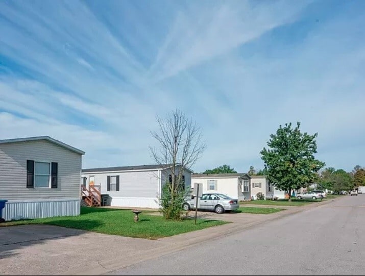 Building Photo - 2132 Pacific Dr