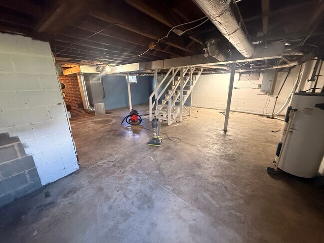 Building Photo - Christiansburg, 3 BR / 1.5 BA, Available for rent