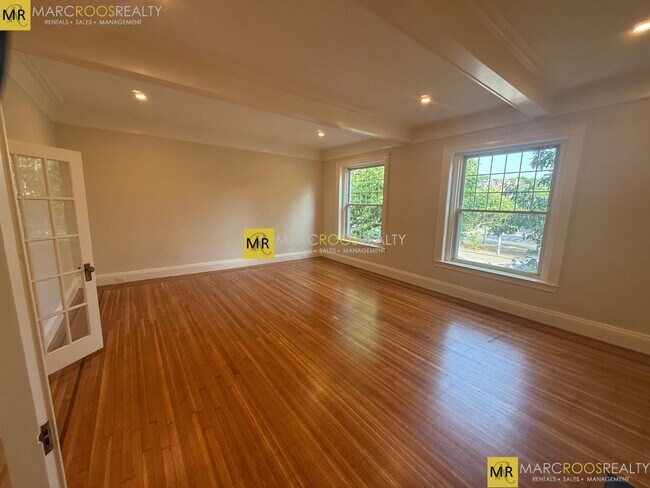 Building Photo - 1755 Beacon St