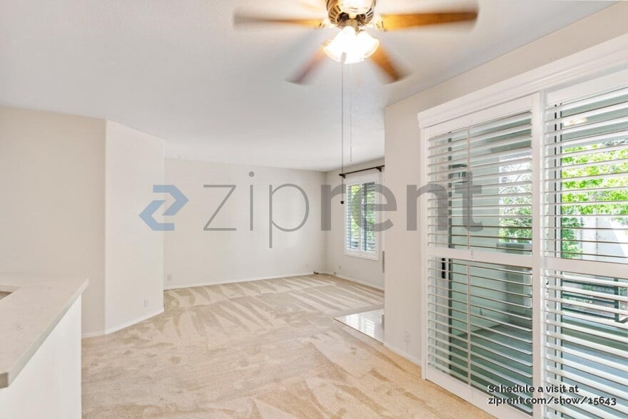 Building Photo - 425 Navaro Way