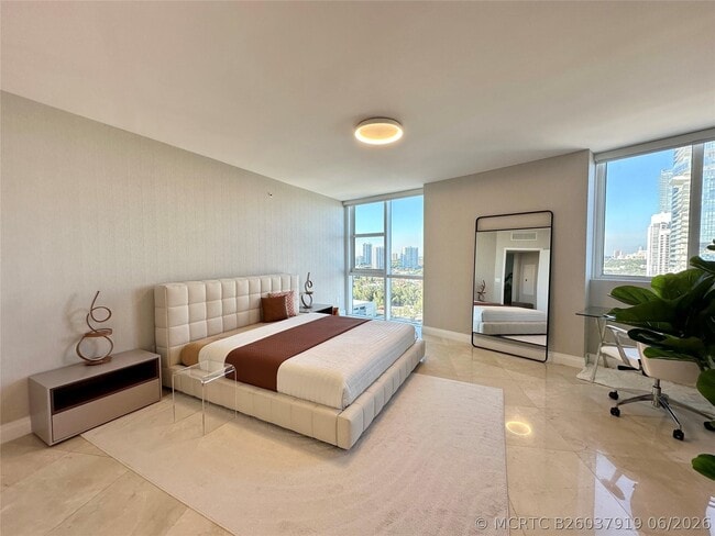 Building Photo - 18201 Collins Ave