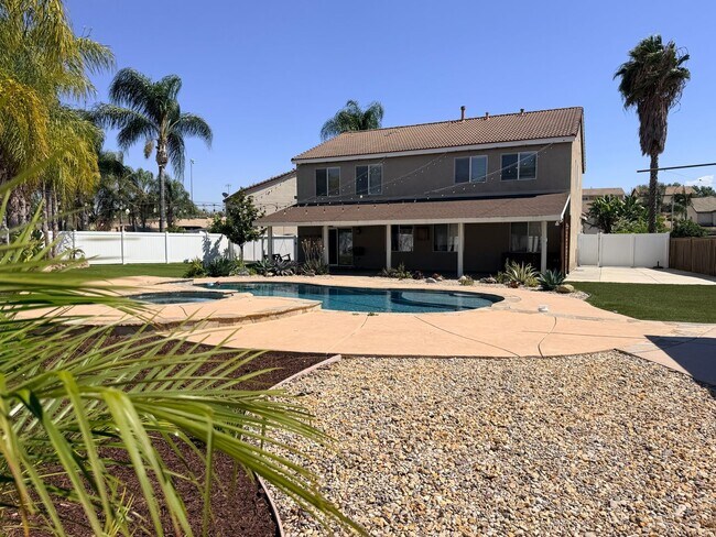 Building Photo - Stunning Orange Crest Pool Home