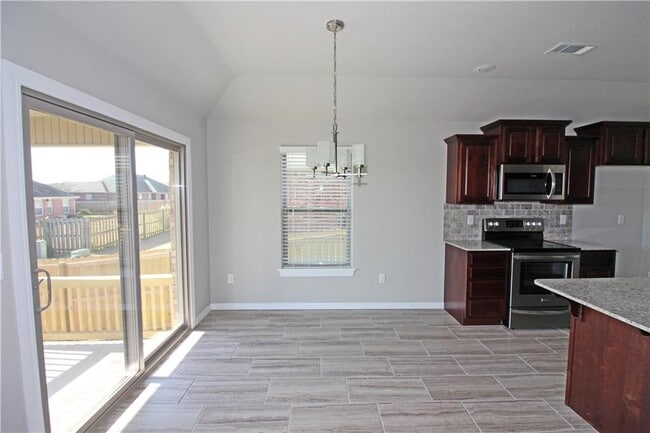 Building Photo - 310 Sullivans Wy