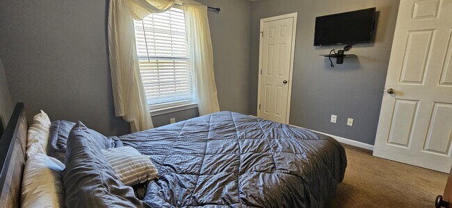 Building Photo - 312 Joe Walding Dr