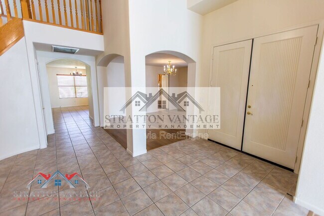 Building Photo - 960 E Constitution Dr