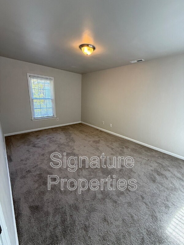 Building Photo - 508 Mulligan Dr