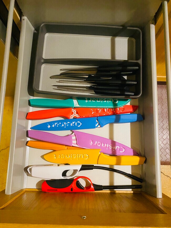 Building Photo - 1477 St Paul St