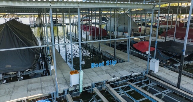 Building Photo - LUXURY JEFFRIES RD 3B/2B CONDO FURNISHED