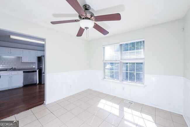 Building Photo - 3905 Saddlecreek Dr