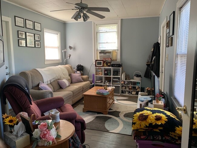 Building Photo - 120 Asher St