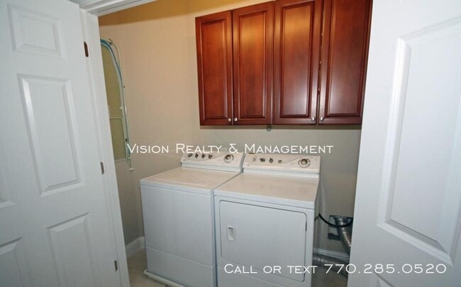 Building Photo - 829 Clifton Heights Ln NE