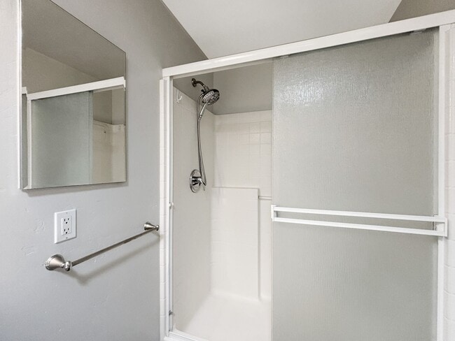 Building Photo - Beautiful 3BD/2BA House in Clairemont W/ W...