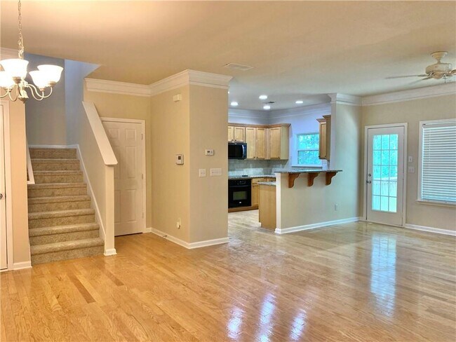 Building Photo - 530 Constellation Overlook SW
