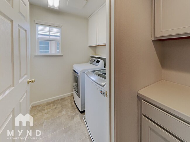 Building Photo - 6627 Sportoletti Dr