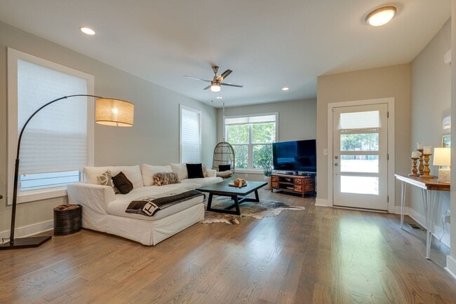Building Photo - Delightful East Nashville Home for Rent!