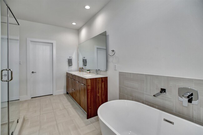 Building Photo - 5507 Robusto Pl