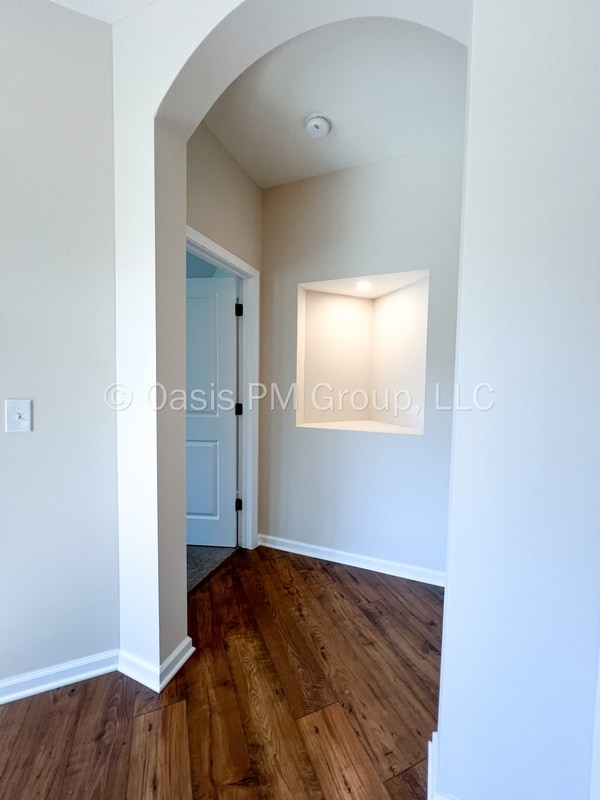 Building Photo - 201 Eisley Ln