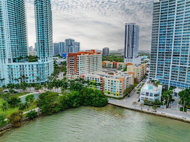 Building Photo - 2001 Biscayne Blvd