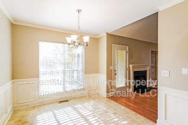 Building Photo - 306 Crooked Oak Ct