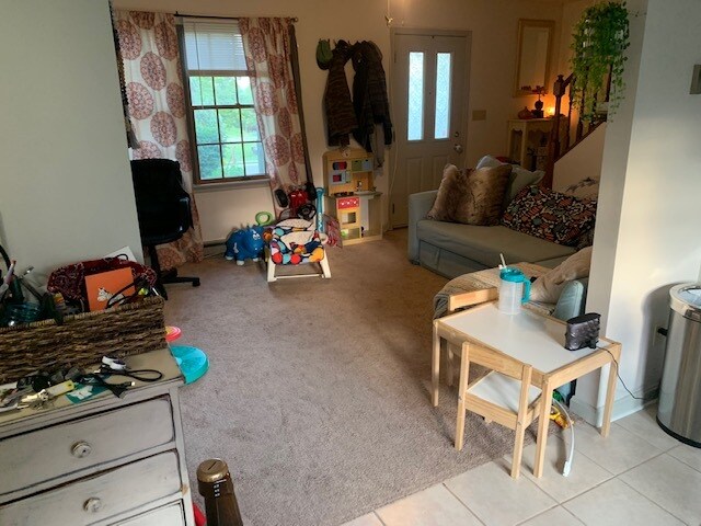 Living room as seen from the kitchen - 917 Rose Hill Ave