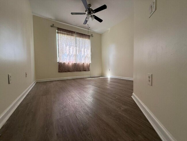 Building Photo - 2793 Shaughnessy Dr