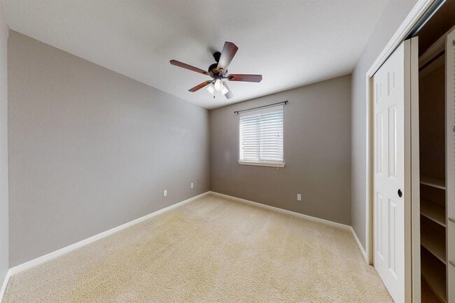 Building Photo - 221 Creek Ridge Ln