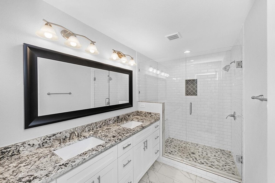 Building Photo - Light & modern Oak Cliff home by Martin Weiss Park