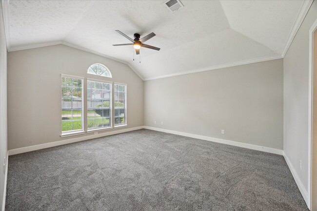 Building Photo - 15974 Knolls Lodge Dr