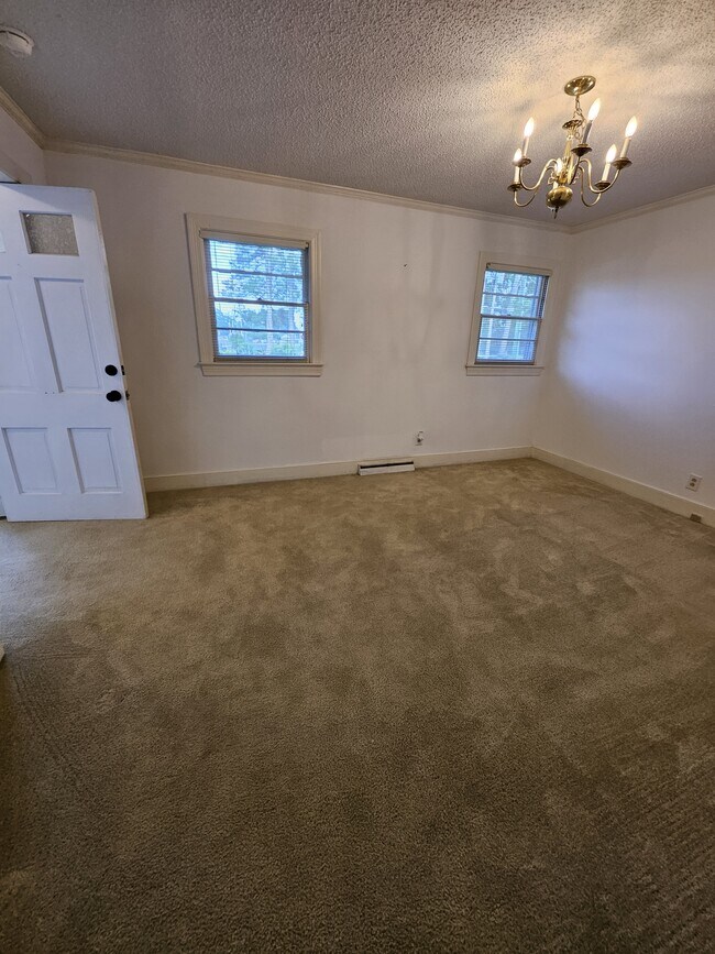 Building Photo - 207 Hooks Ave