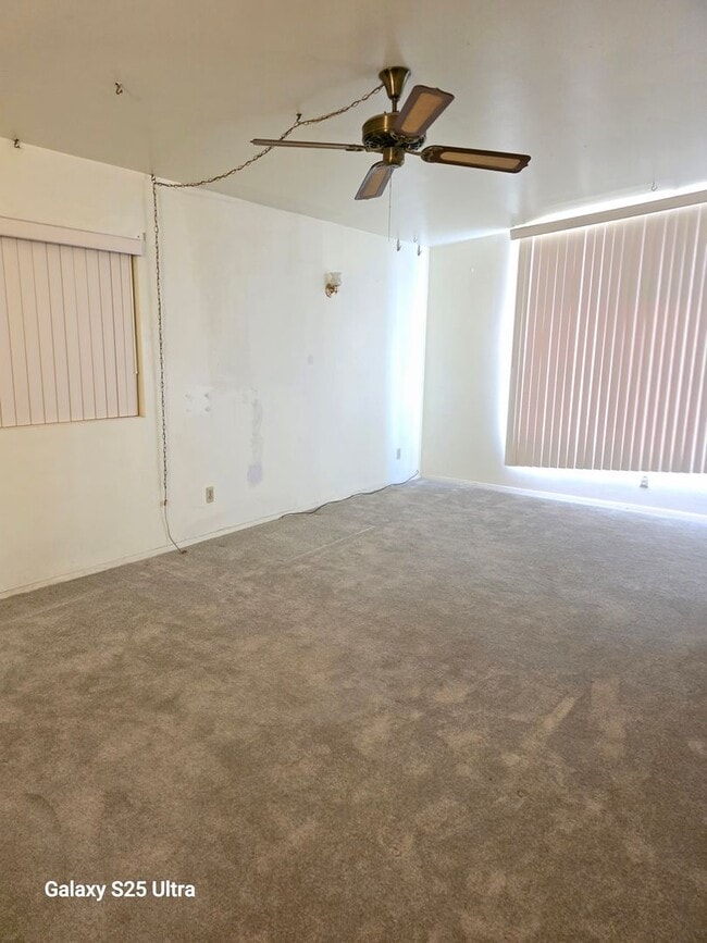 Building Photo - Large 3 Bedrooms, 2 Bath Home for Rent