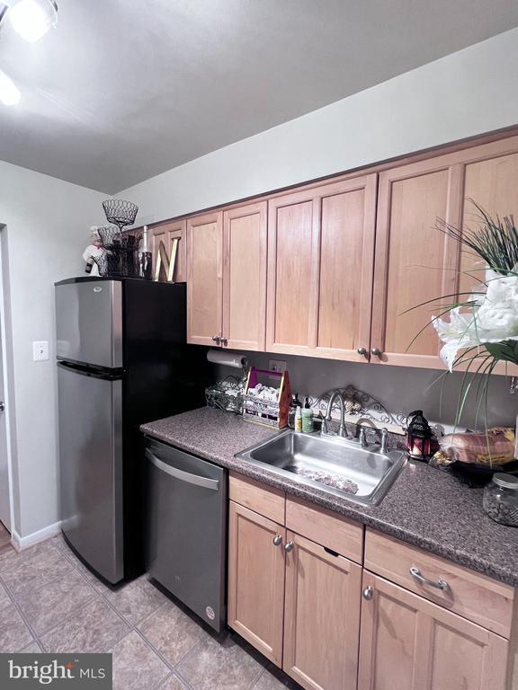 Building Photo - 600 Roosevelt Blvd