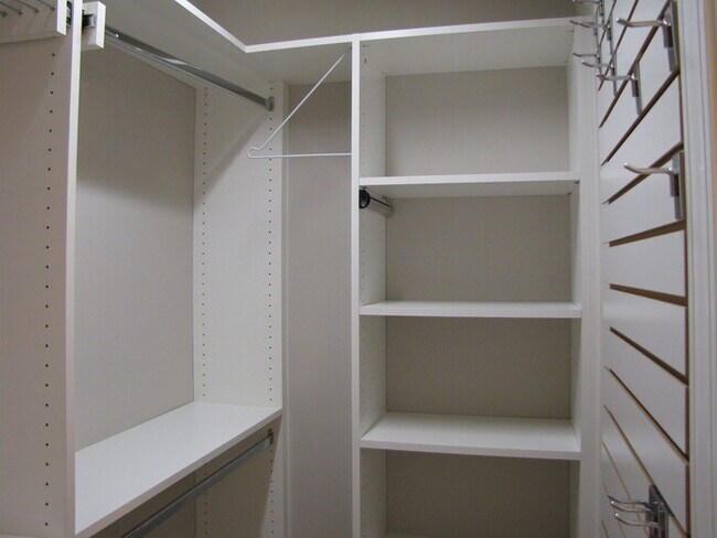 Building Photo - 42 Intuition Cir