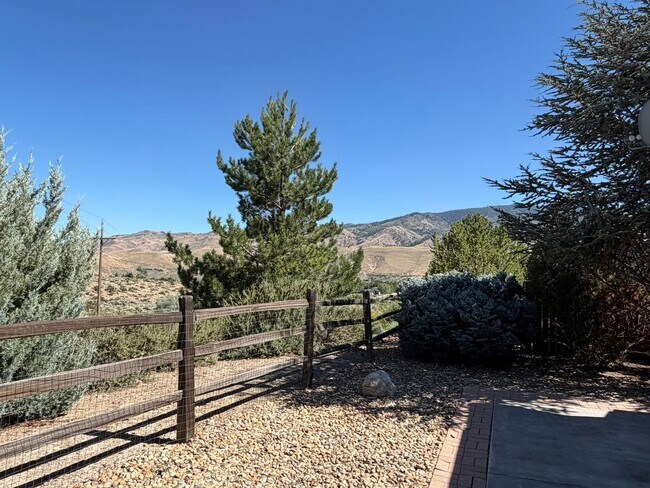 Building Photo - 55+ Del Webb home in Somersett