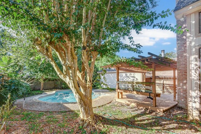 Building Photo - 11743 Riverview Dr