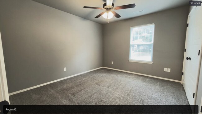 Building Photo - 18 Primrose Ln