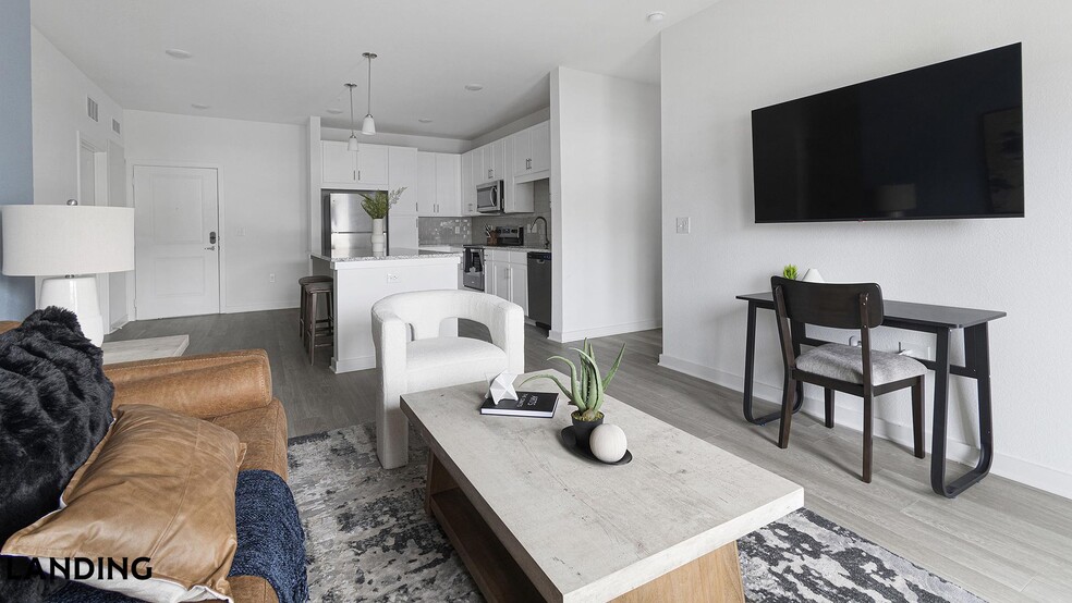 Building Photo - 12525 Tibbets Ln