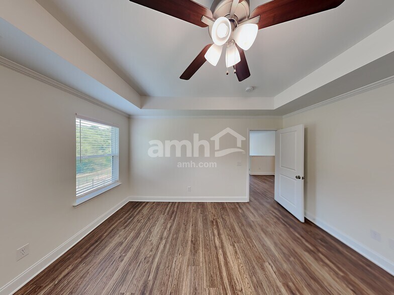Building Photo - 3011 Lucky Ln