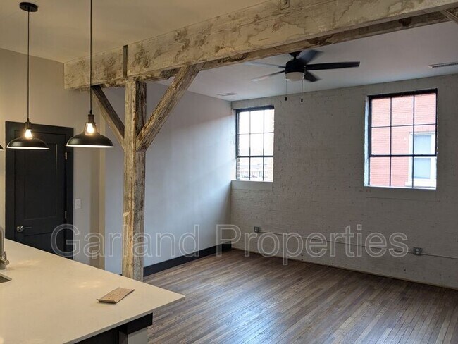 Building Photo - 34 1st St NE