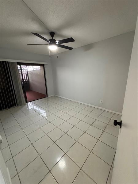 Building Photo - 6837 SW 39th Dr