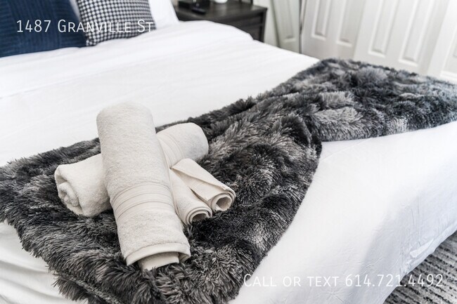 Building Photo - 1487 Granville St