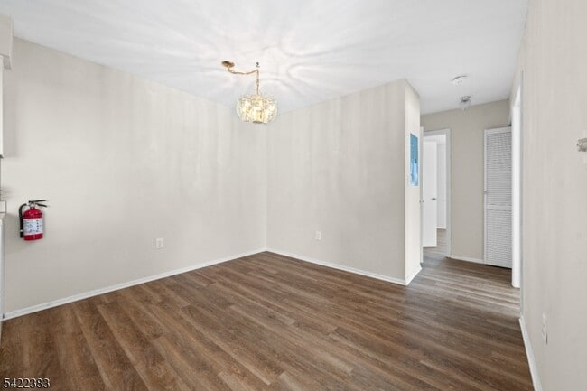 Building Photo - 62 Eton Way