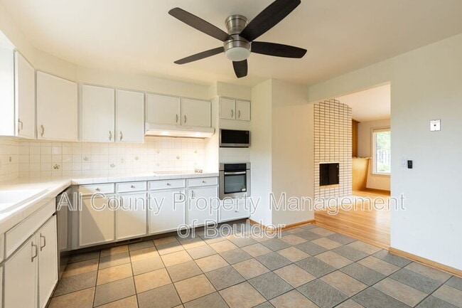 Building Photo - 4690 Sioux Dr