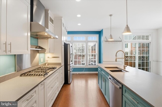 Building Photo - 901 Harrison Cir