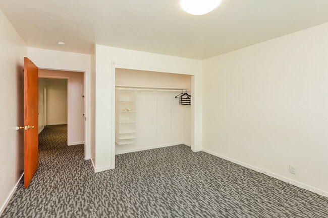 Building Photo - 80 Canyon Dr