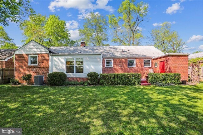 Building Photo - 1806 Arcola Ave
