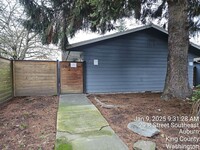 Building Photo - 14728LAa