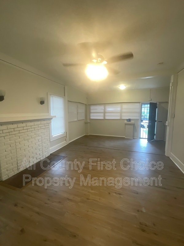 Building Photo - 1111 James Ave S